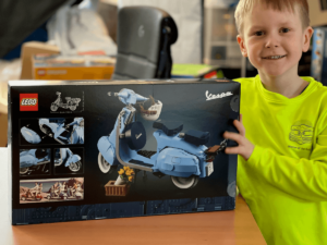 Spielzeugtester 33 10298 Lego Vespa