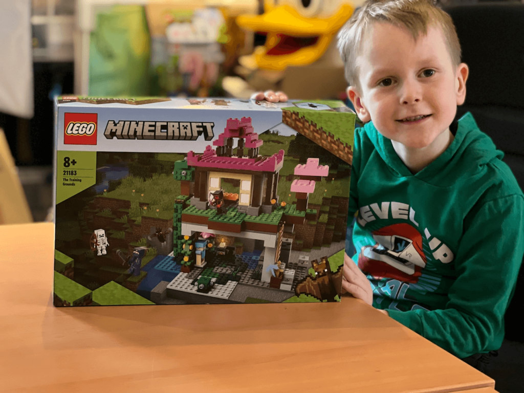 LEGO 21183 Das Trainingsgelände 14 21183 lego minecraft training grounds spielzeugtester IMG 5268