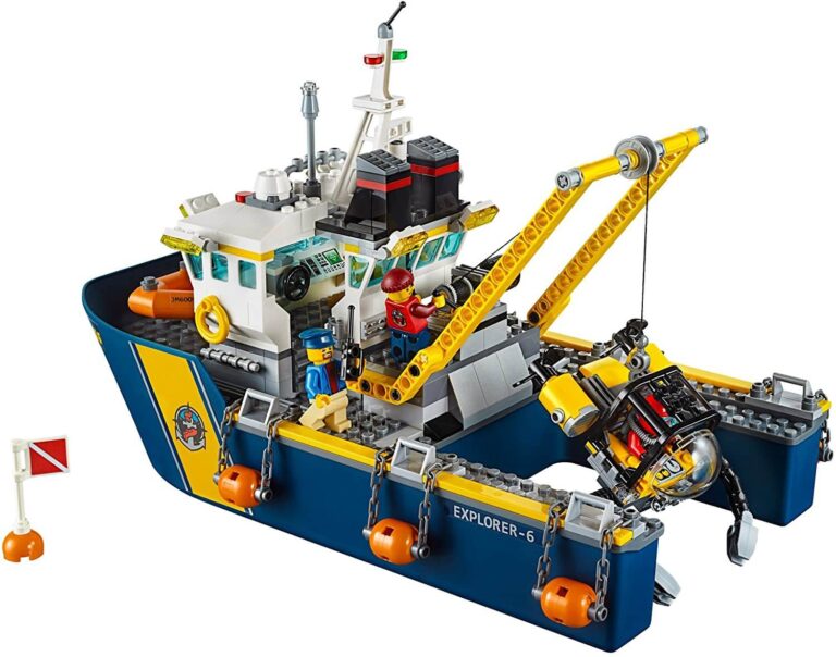 lego city 60095 features
